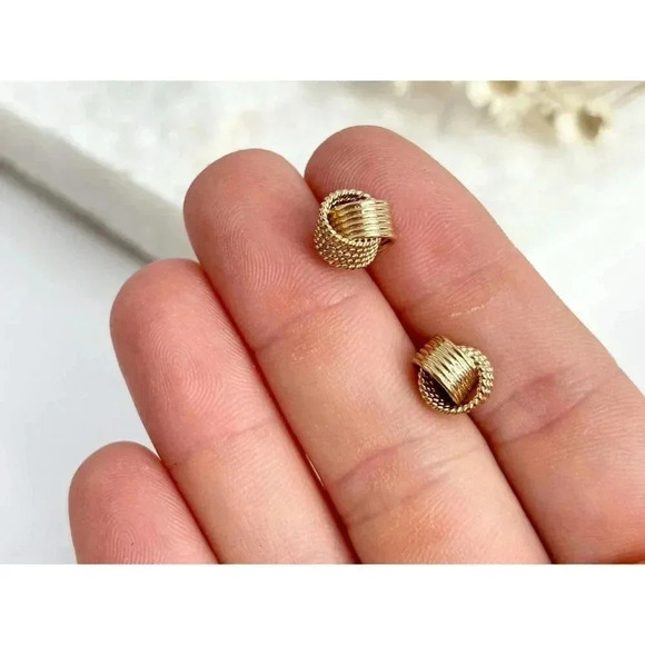 Cute Little Gold Toned Rope Designed Striped Minimalist Dainty Stud Earrings - Picture 5 of 5